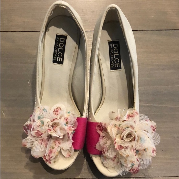 Flower Pumps - Picture 1 of 4